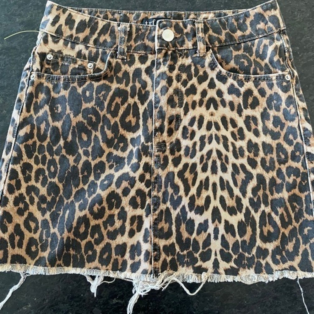 Zara TRF Leopard Print Denim Mini Skirt Raw Hem Animal Print Brown XS